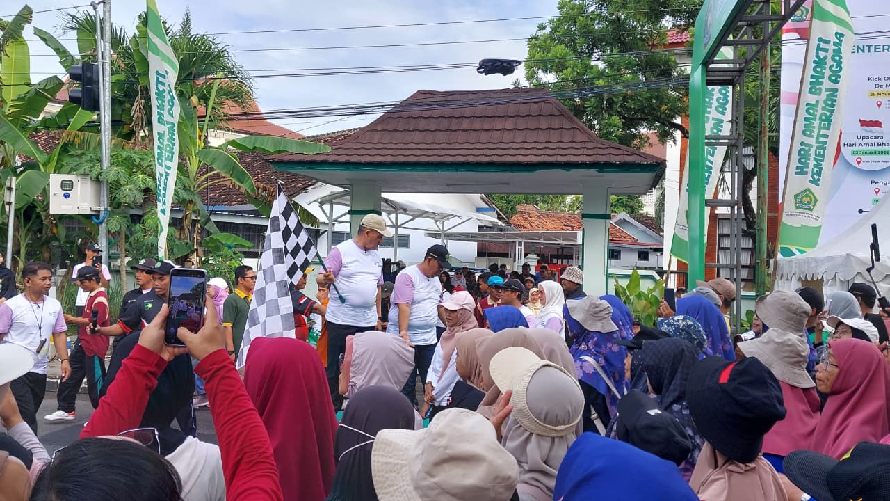 Partisipasi MTsN 6 Kulon Progo dalam Jalan Kerukunan dan Senam Ceria HAB Kemenag ke-80